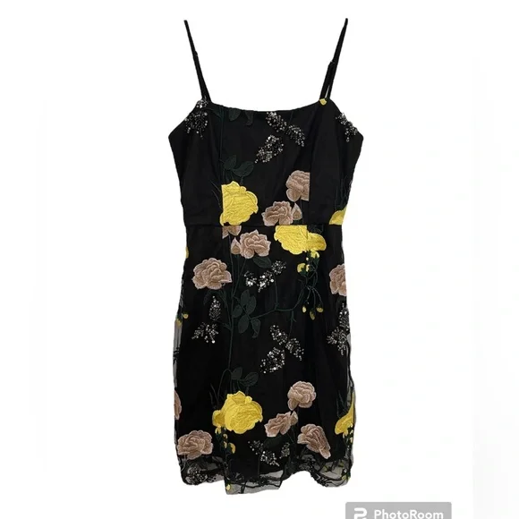Lulu’s Flower Embroidered Sequin Dress Size Small Black and yellow . - Picture 2 of 11